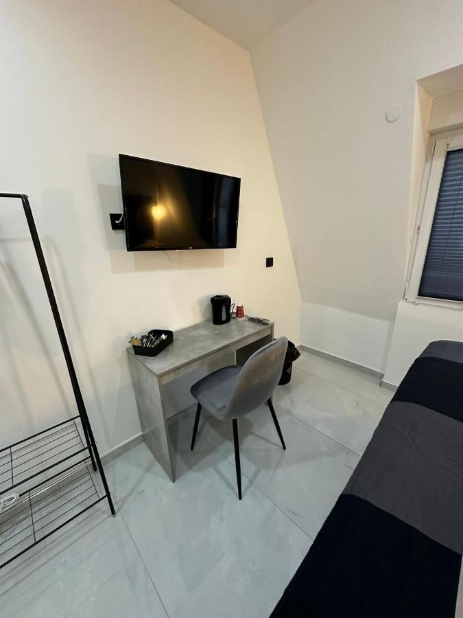 Guest house Moparts