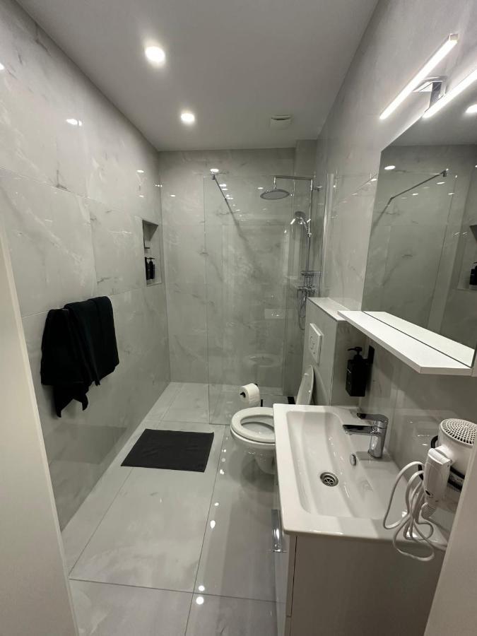 Moparts Guest house